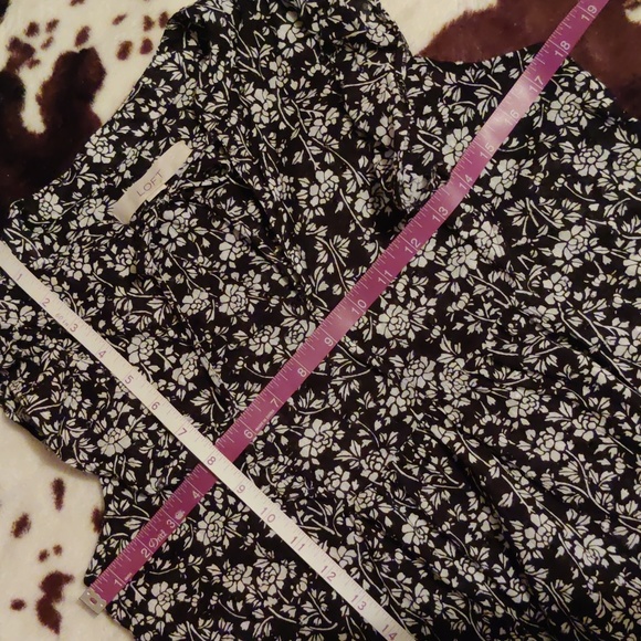 LOFT Ruffle Floral Blouse - Picture 5 of 8